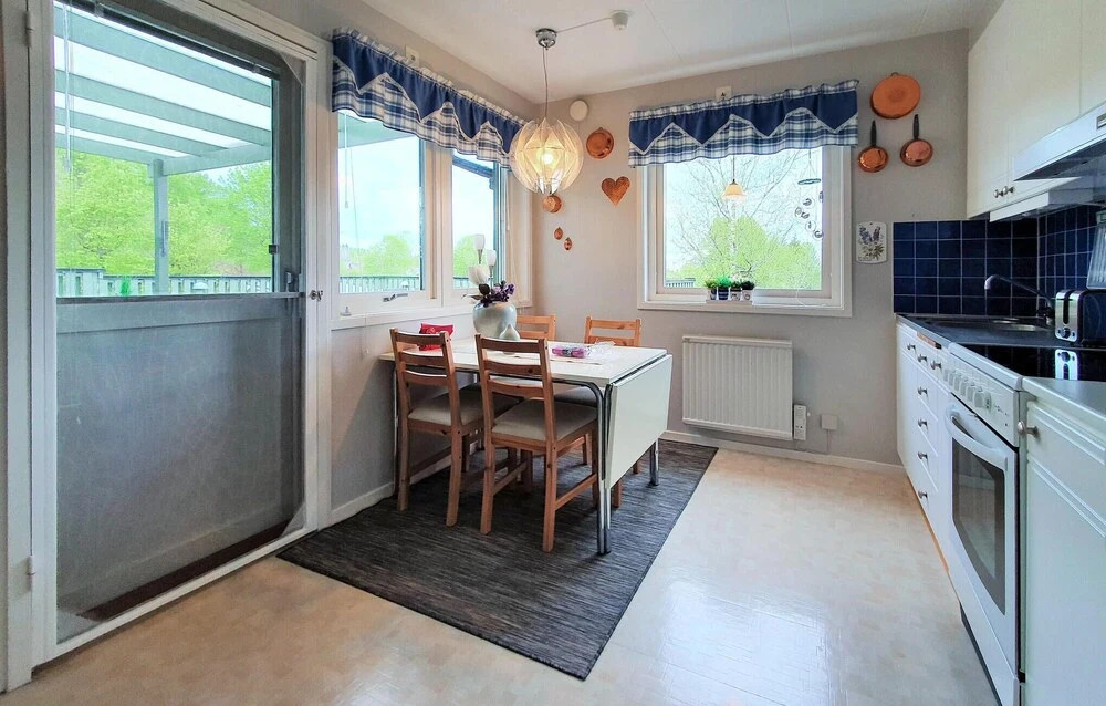 4 Bedroom Stunning Home In Örkelljunga