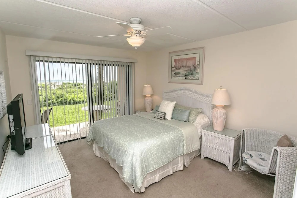 SEA Haven 515 [2/2] Free Activities! & Oceanfront Wifi Pool