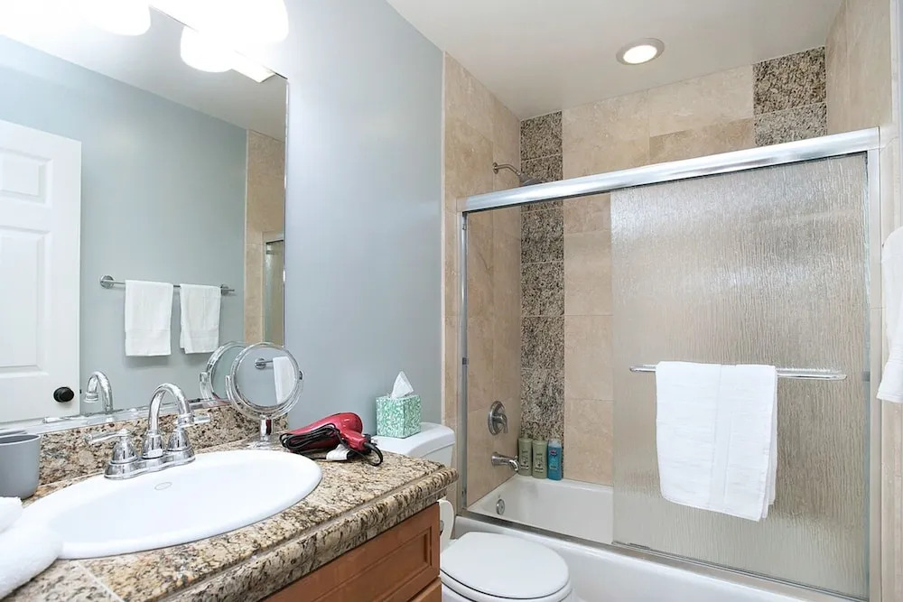 Costa Mesa -newport- Patio - Free Parking-cm-2