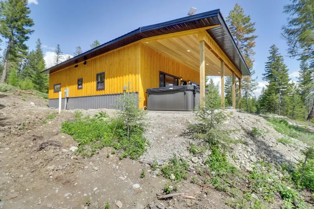 Lakeside Cabin Retreat w/ Private Hot Tub!