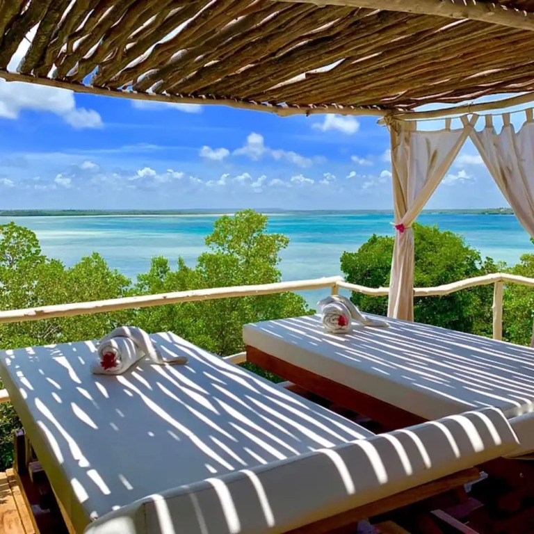 Rock And Sea Resort,baobab Suite
