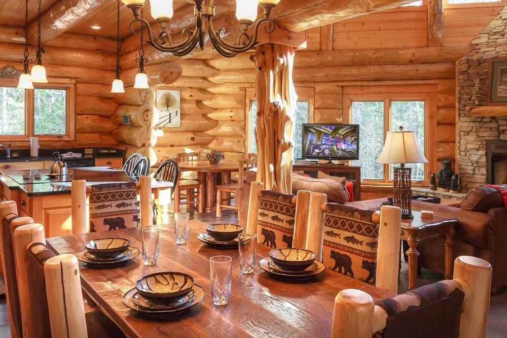 Aiden's Escape - 4 Br cabin by RedAwning
