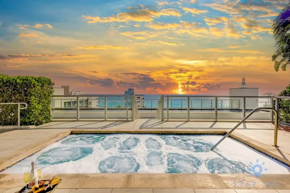 Hollywood Bliss Studio Balcony Beach View