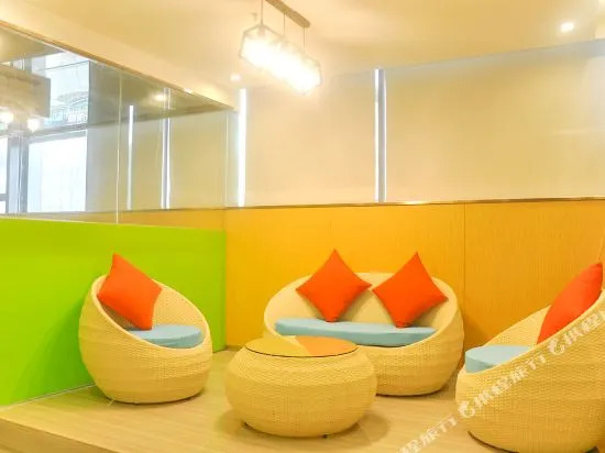 No. 8 Chain Hotel (Shenzhen East Railway Station, Buji Metro Station)