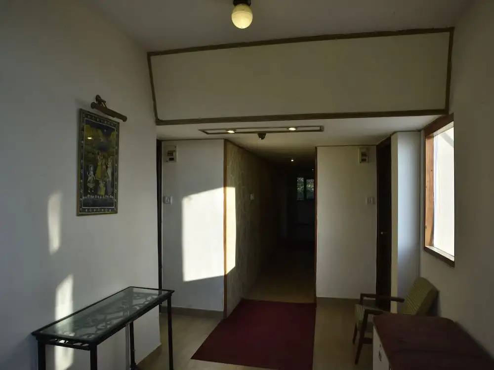 Itsy Hotels Crystal Palace Shimla With Valley View