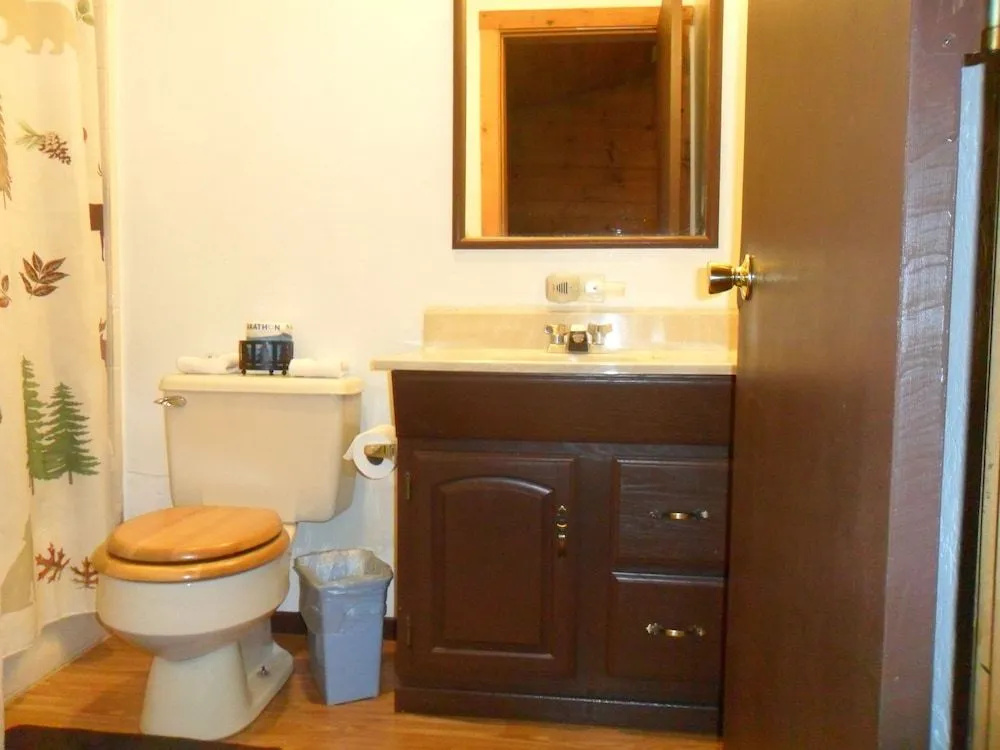 Big Bear Manor Spa Cabins