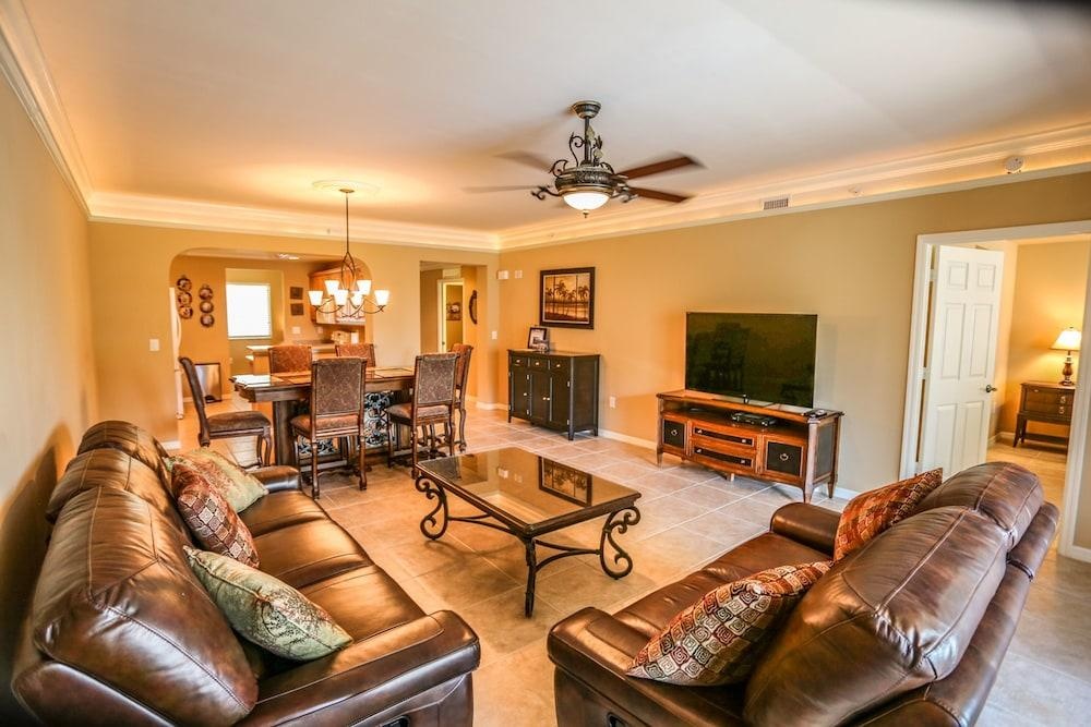 Bella Lago 423 by Distinctive Beach Rentals