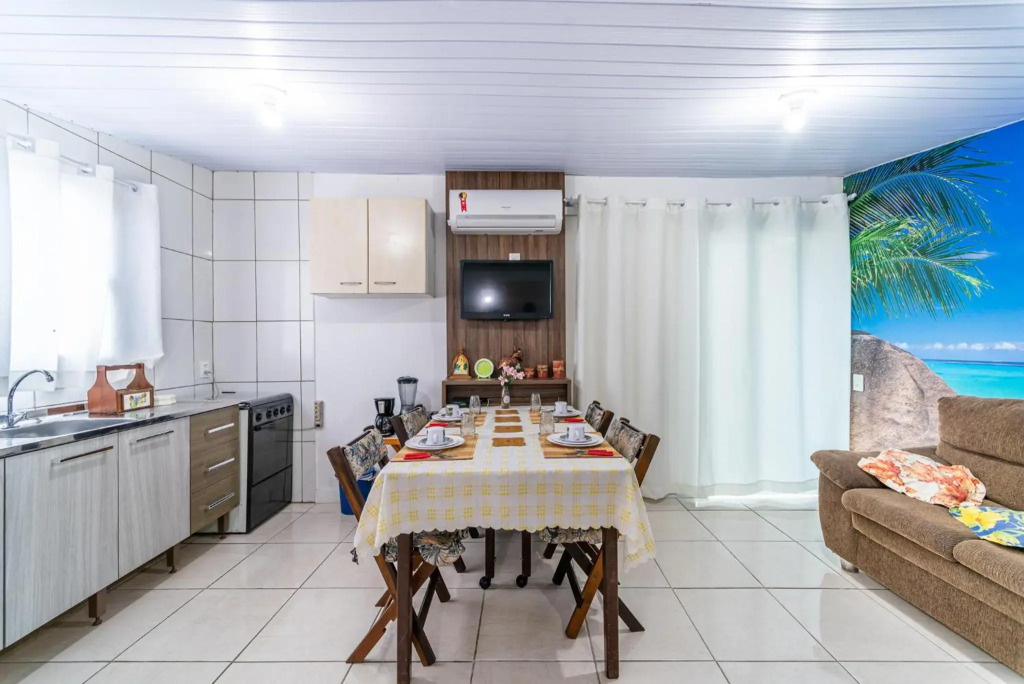 FLAT COM AR COND. WI-FI TV a CABO PERTO DA PRAIA