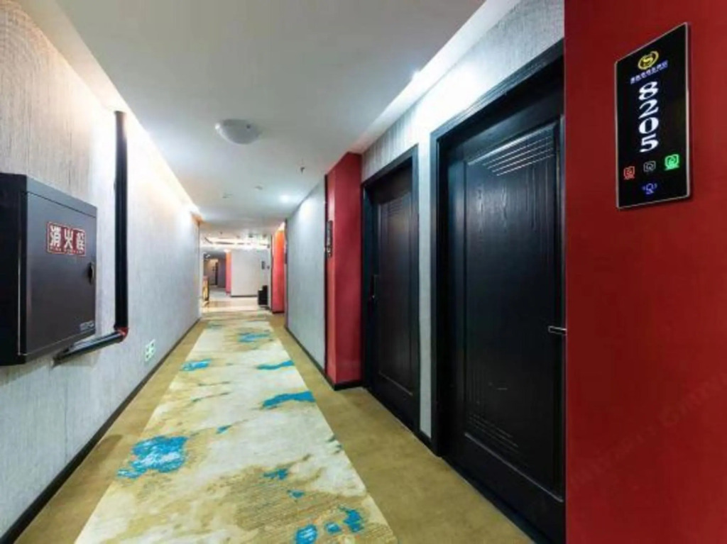 Yijiayi Business Hotel (Chongqing Beibin Road Liujia Wharf)