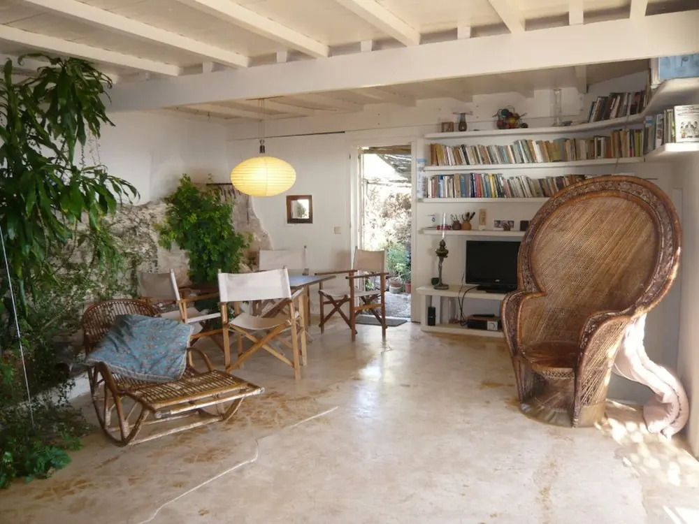 Very Unusual Rock House, Situated Right on the Coast With Spectacular Views