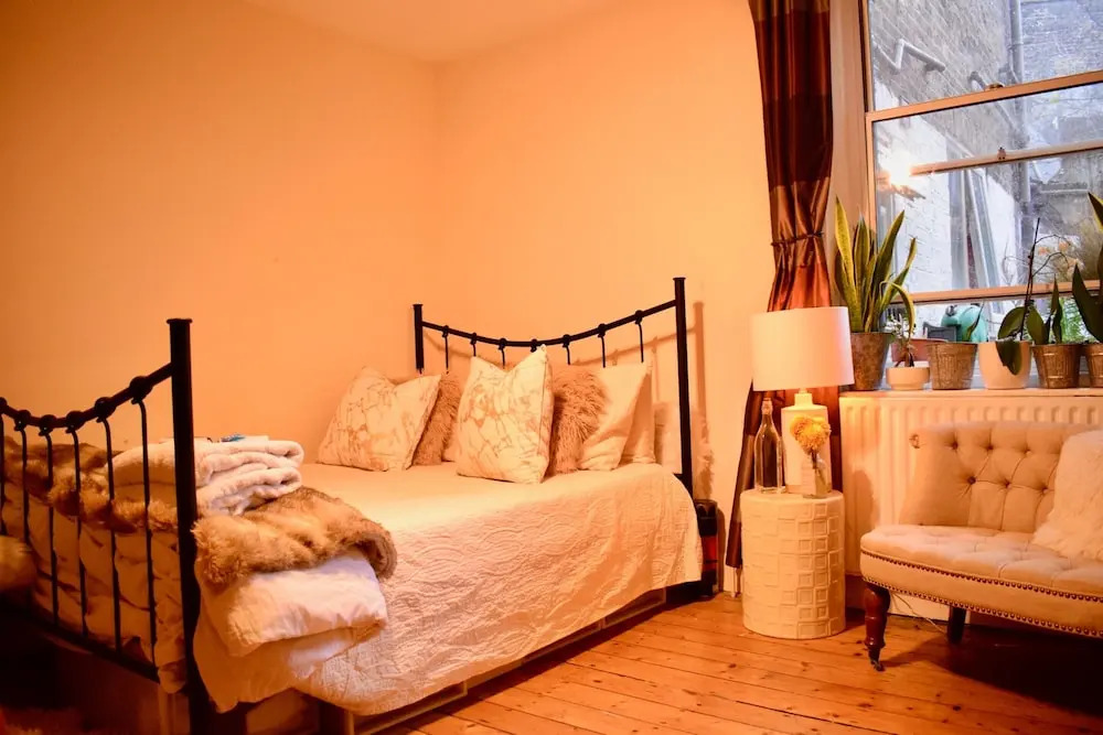 2 Bedroom Flat in Central London With a Garden