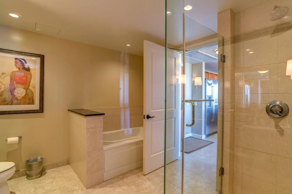 K B M Resorts- Hkh-816 Oversized 1bd, 8th-floor, big Ocean Views, Quiet, Chefs Kitchen!
