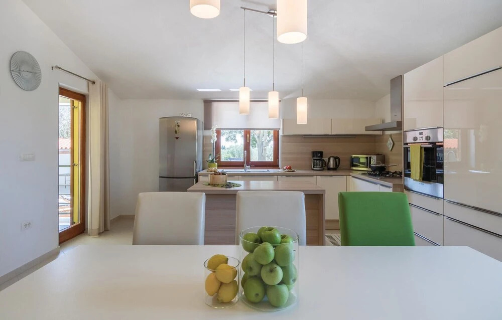 Gorgeous Home In Galizana
