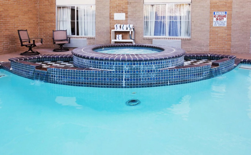 Holiday Inn Express Hotel & Suites San Antonio - Rivercenter Area by IHG