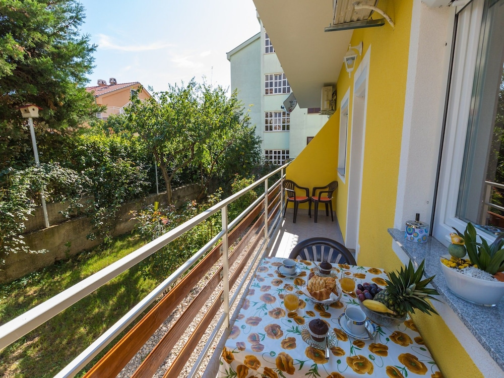 Apartment Lena