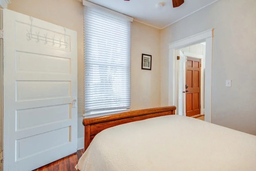 3Br 3BA Historic Remodeled House Downtown Nashville by RedAwning