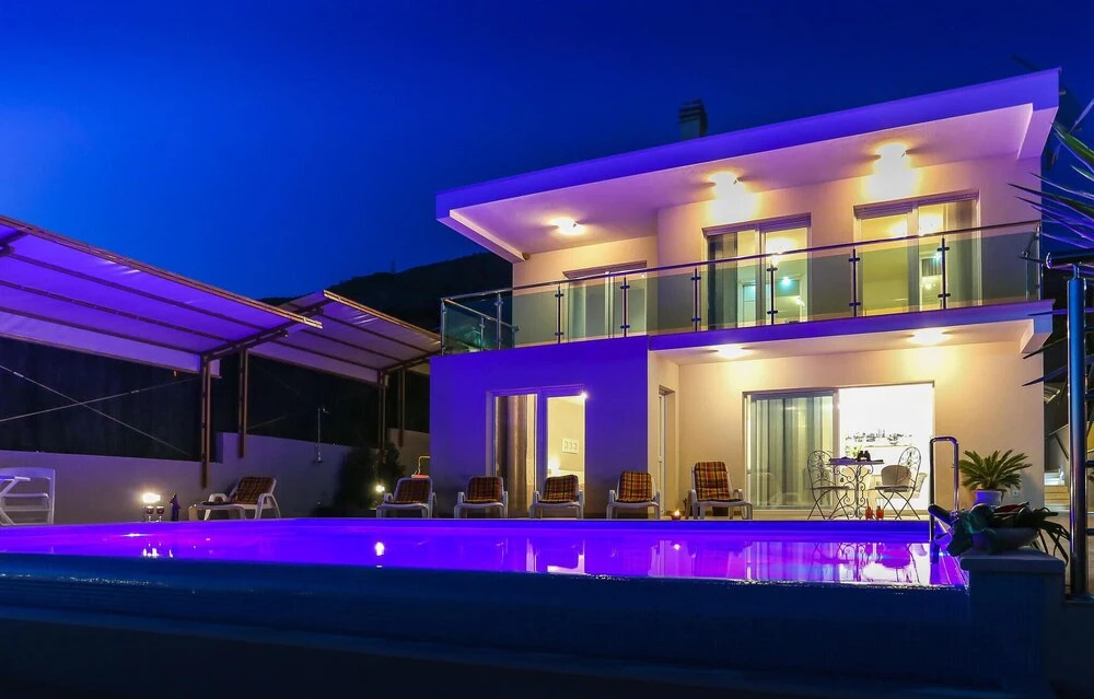 Luxurious Home In Kucine