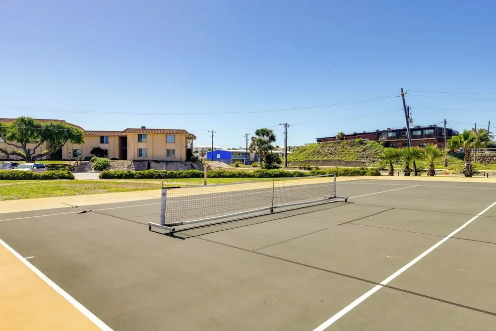Beachfront Condo w/ Pool Access in Port Aransas