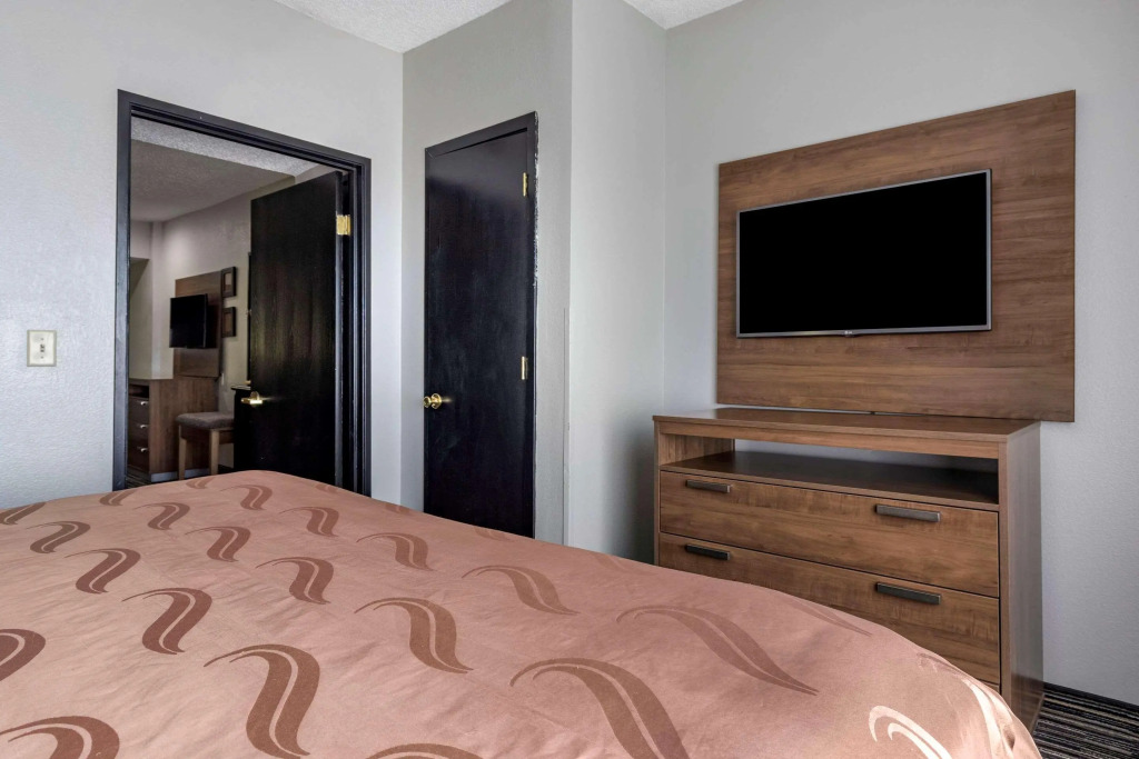 Quality Inn & Suites I-35 E-Walnut Hill