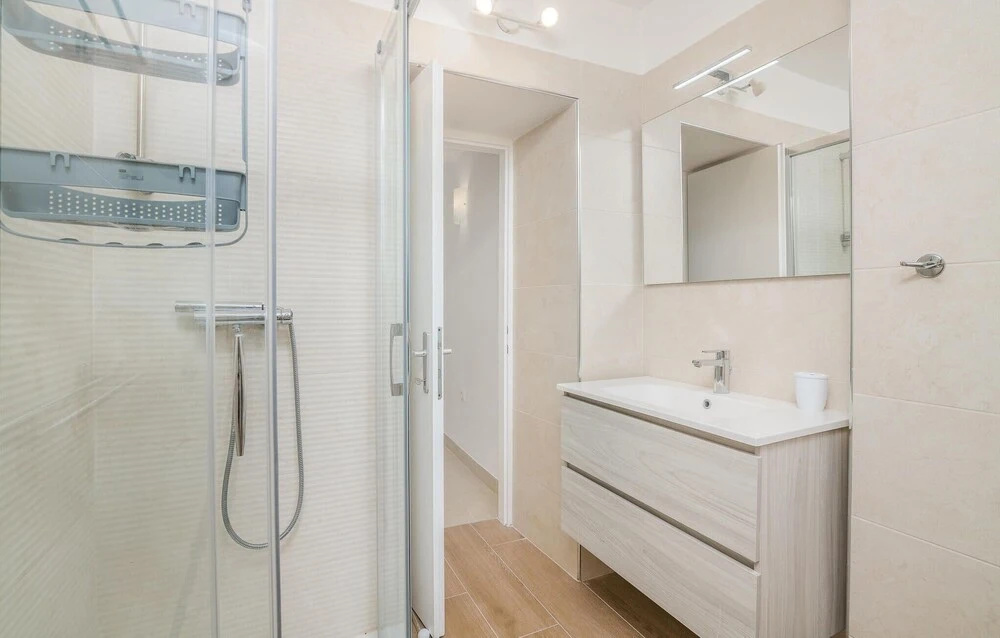 2 Bedroom Cozy Home In Dobrinj
