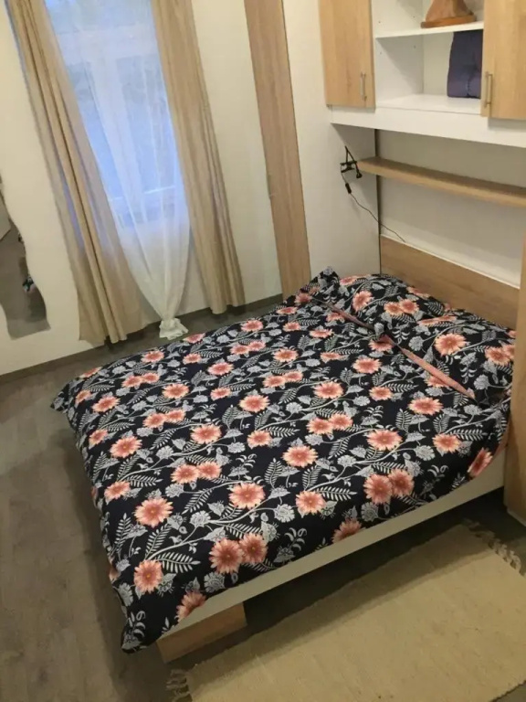 APARTMENT MAX 4 stars