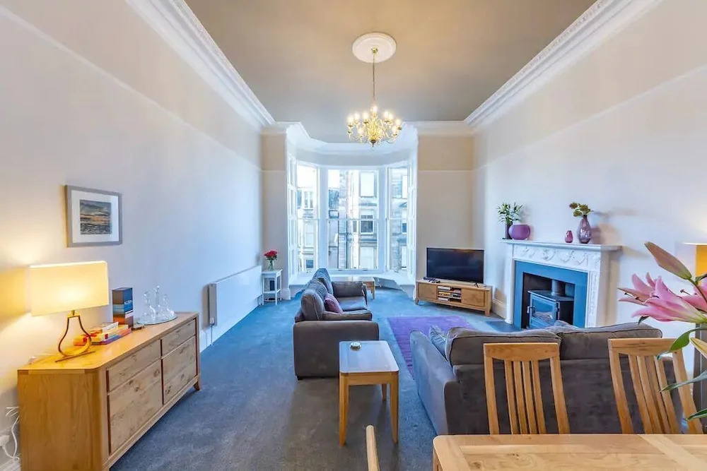Wonderful Luxury West End Apartment
