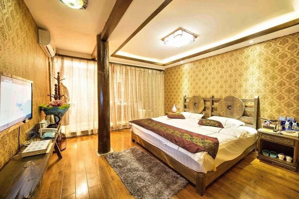 Donghe Inn