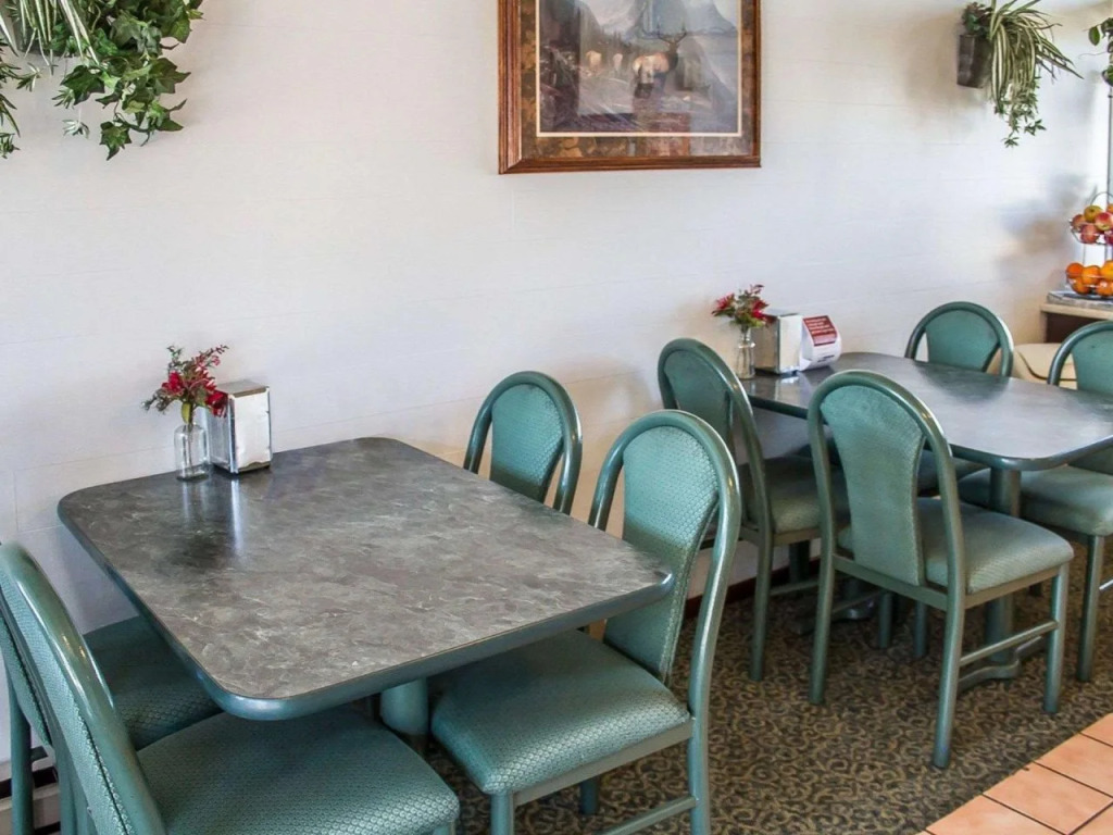 Rodeway Inn & Suites Roseburg