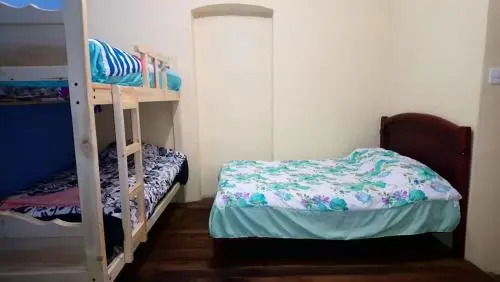 Old House backpackers B & B