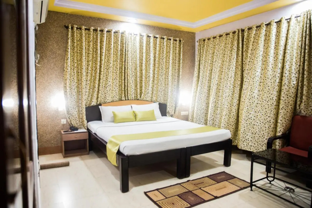 10765 Hotel Tanish