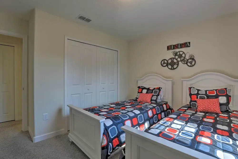 Walk to Pool, 12 Mi to Disney: Solterra Retreat!