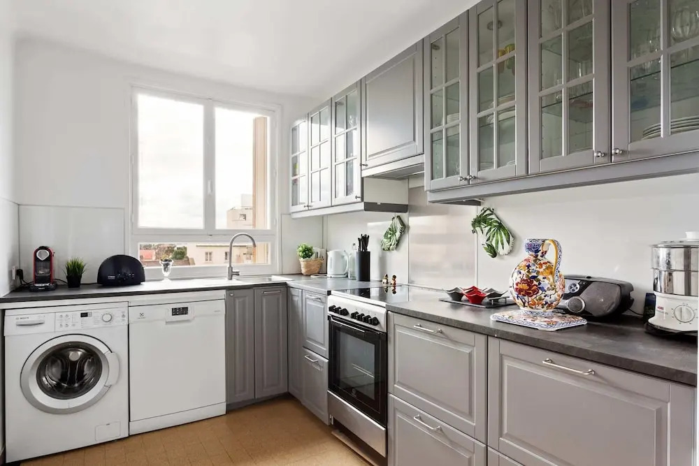 Exquisite Apartment for 4 - Live Like a Parisian