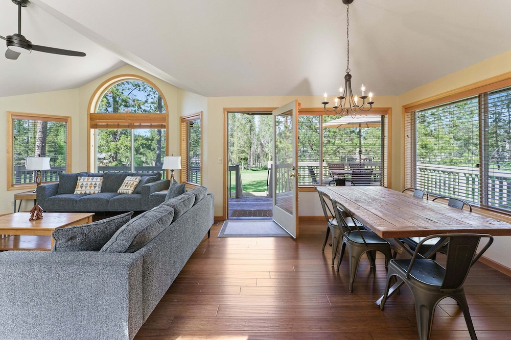 Sunriver Golf Views Hot Tub Escape