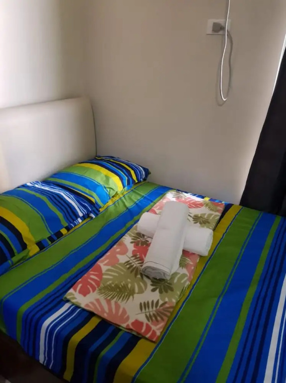 OYO 215 Sunshine City Suites