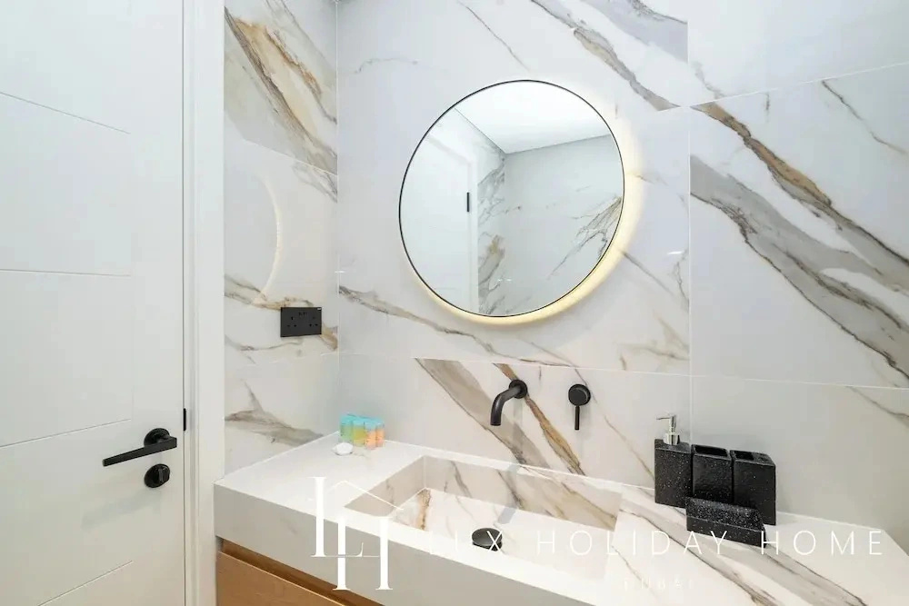 LUX The Premium Marina Sea View Suite