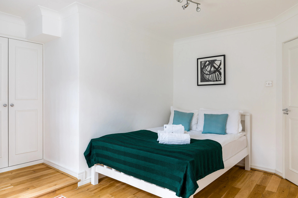 Duplex Apartment With Patio in Marylebone