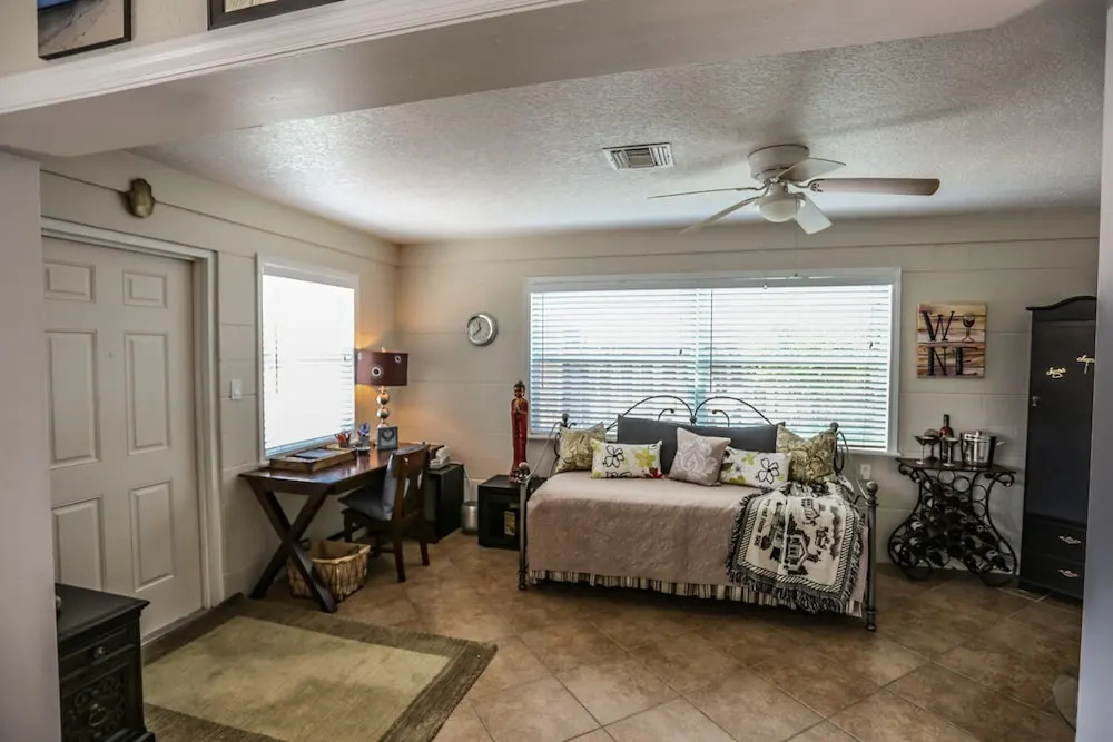 155 Hibiscus Dr - M