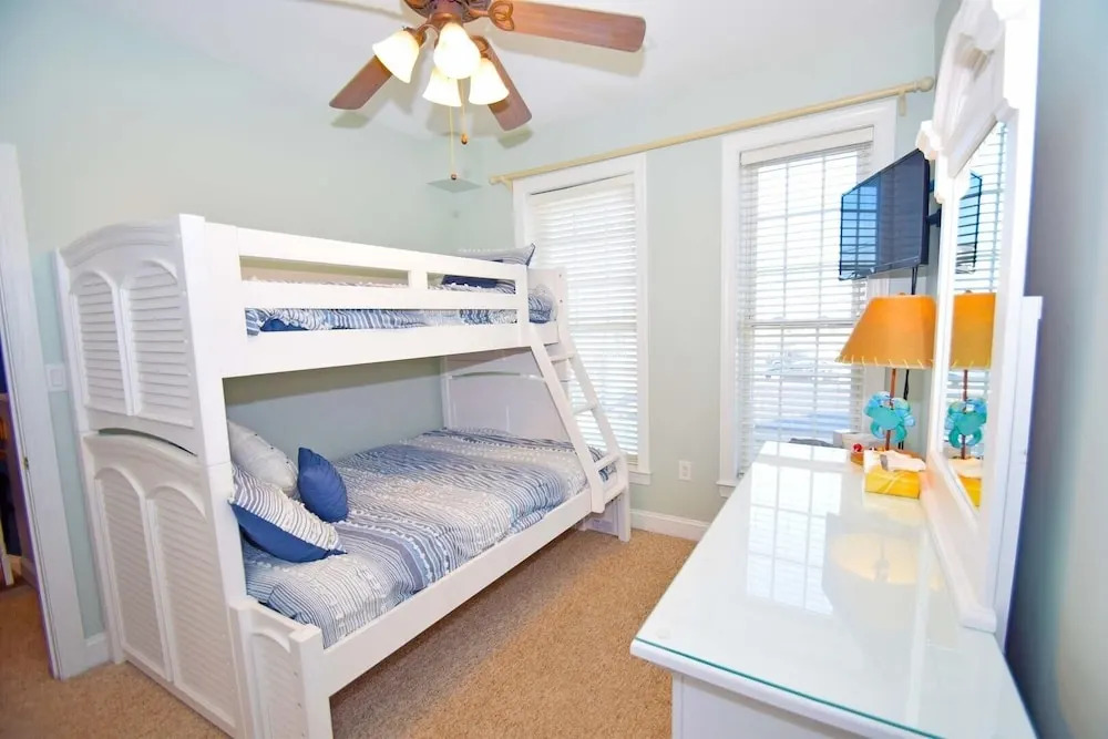 Bella Mar C 4 Bedroom Townhouse by RedAwning