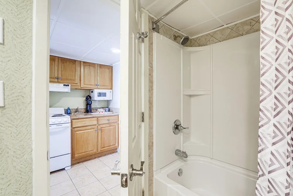 Condo w/ Balcony + Pool Access in Myrtle Beach!