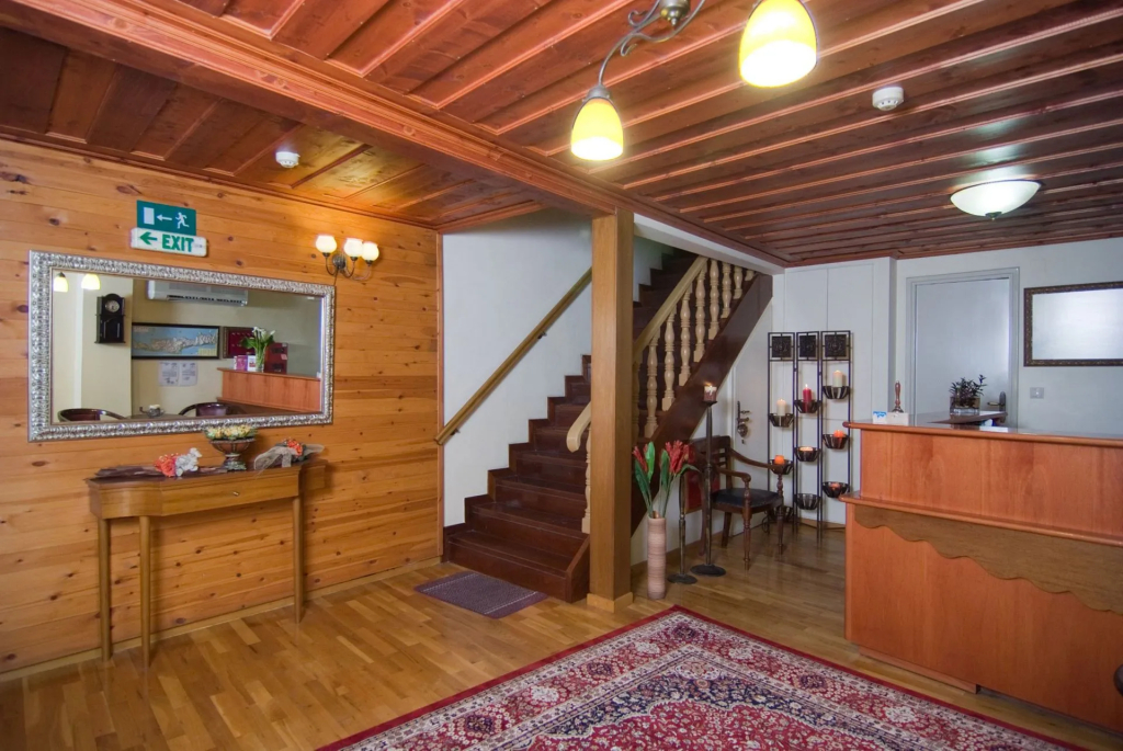 Belmondo Hotel