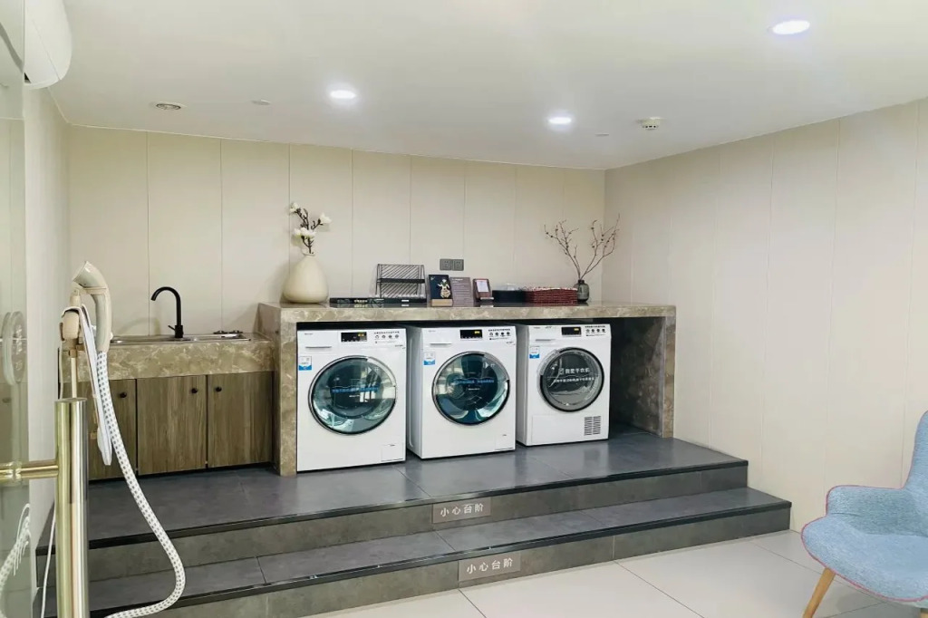 Homeinn  (Suzhou Guanqian Street Renmin Road Branch)