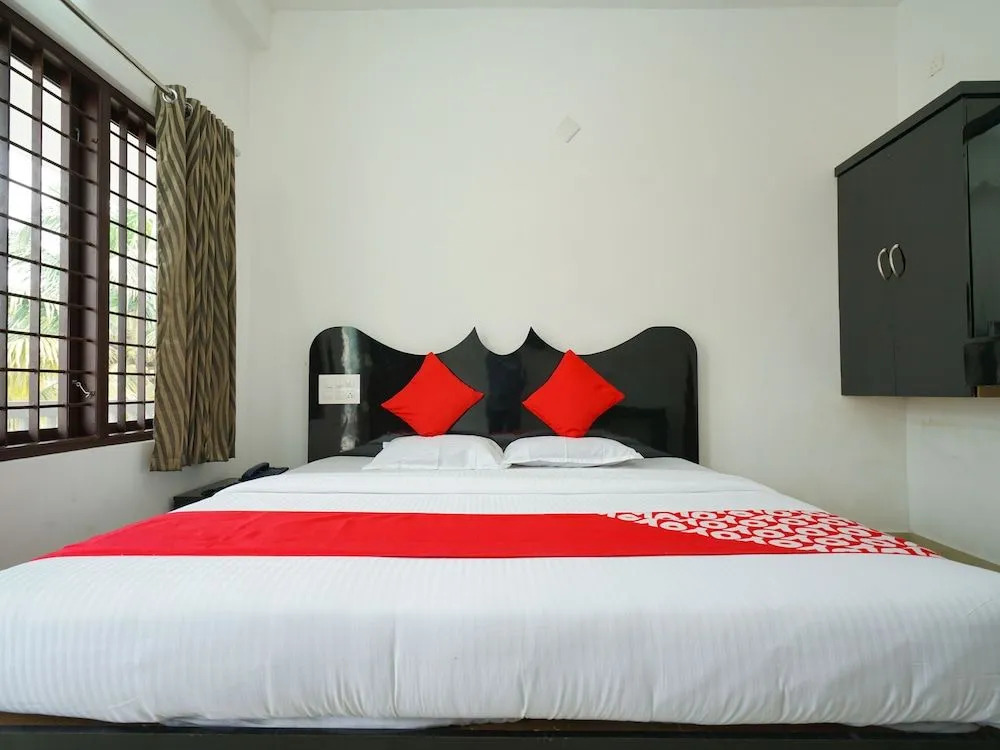 OYO 23388 Fathima Residency