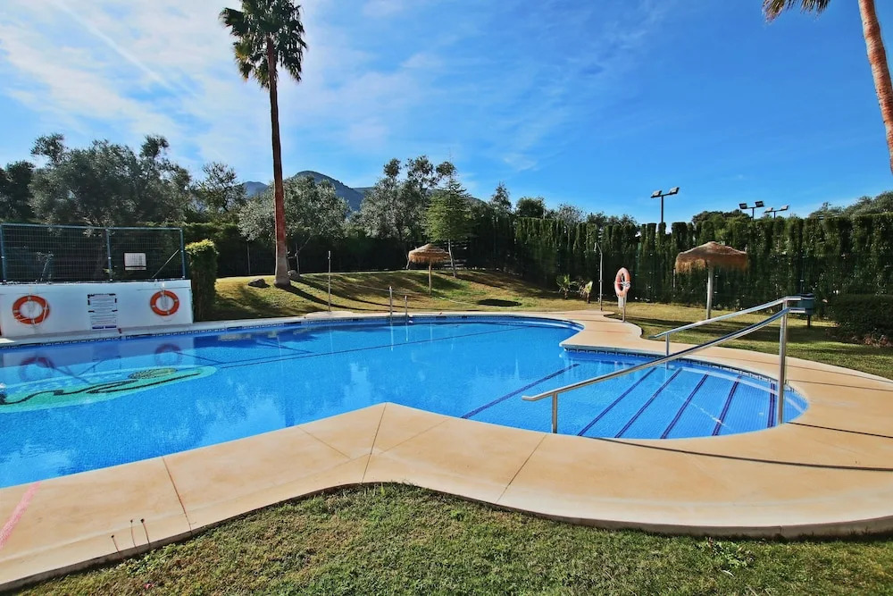 1 Bed - Sleeps 4 - Pool - Golf Resort