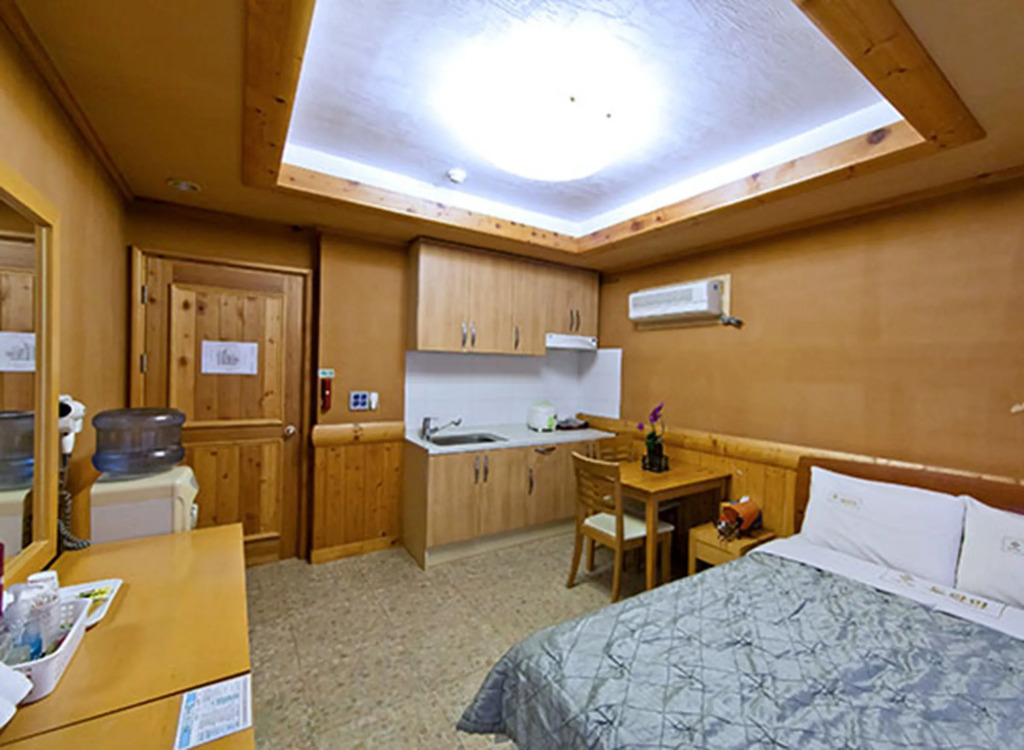 Drama Motel