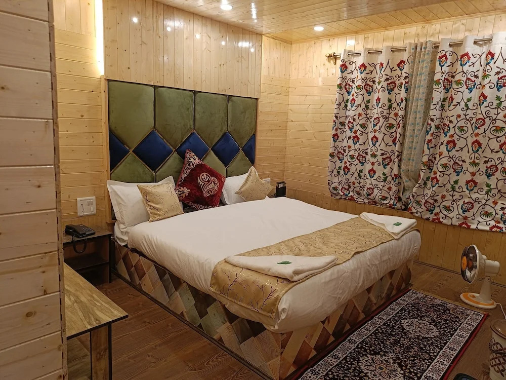 Hotel Pahalgam View