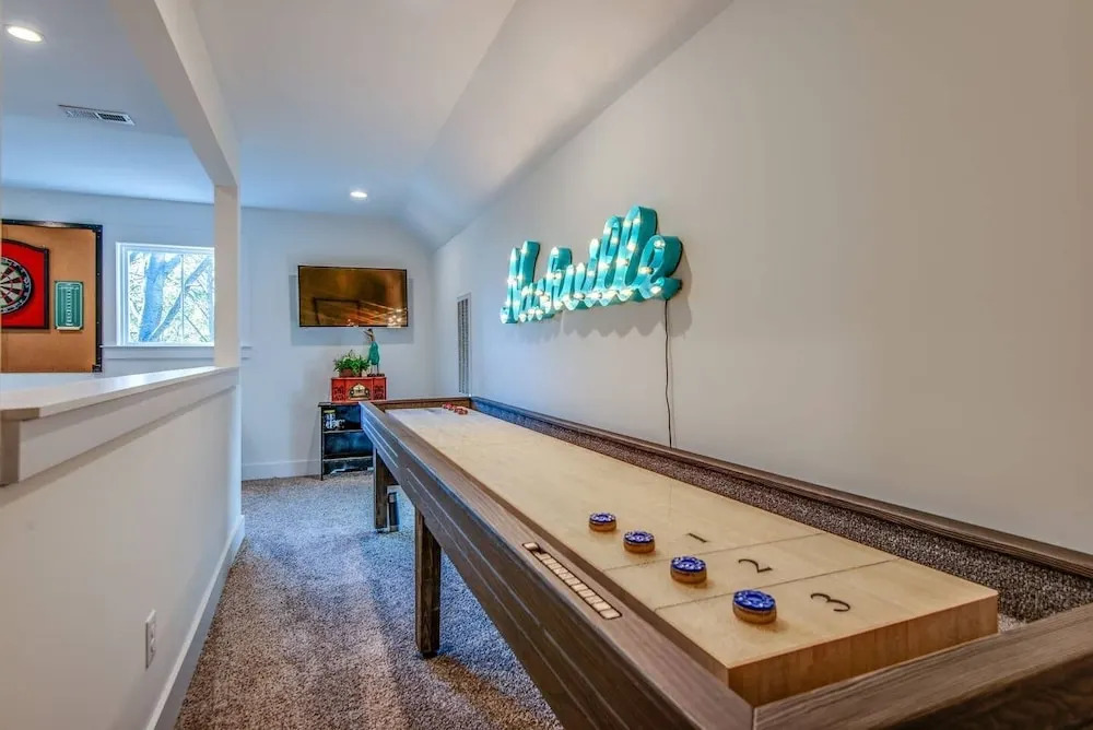 Nashville Bungalow w/ HOT TUB 10 min From Downtown!