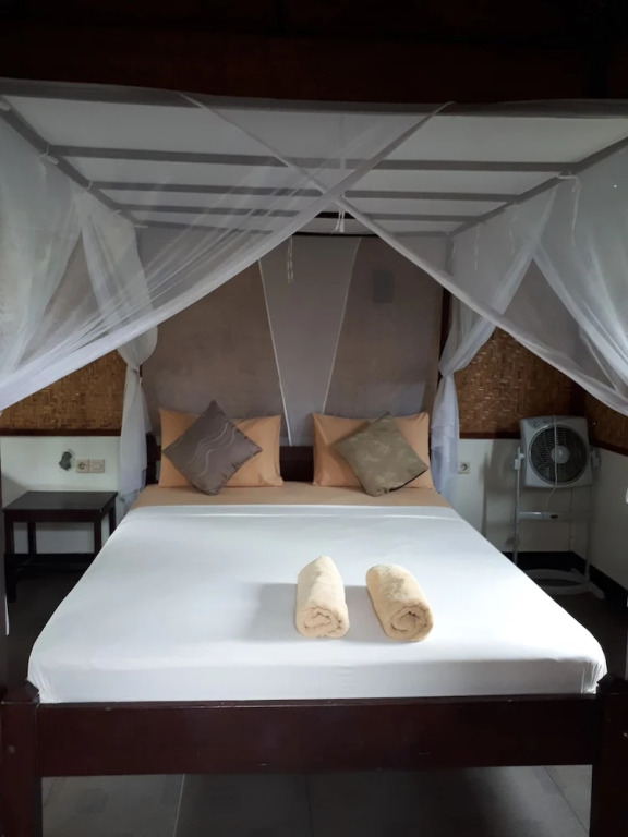 Yaya Bungalows Blue Coral