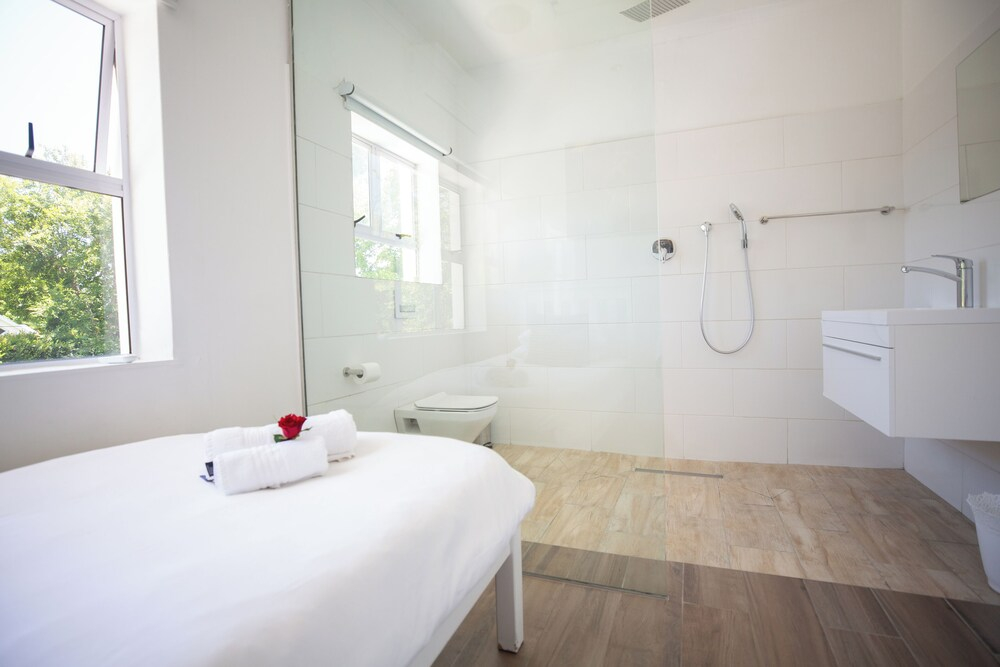theLAB Luxury Backpackers