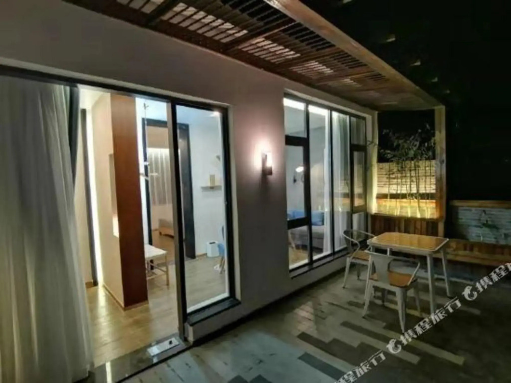 Shiguang Xiaozhu Hotel