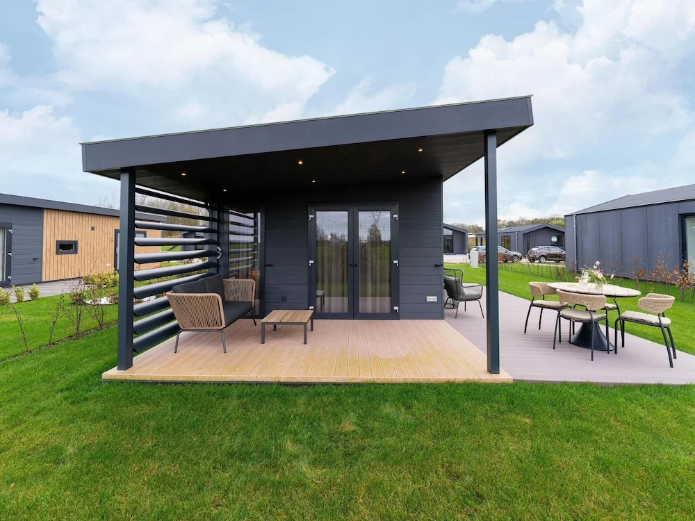 Holiday Home in 't Groene Hart on the Water